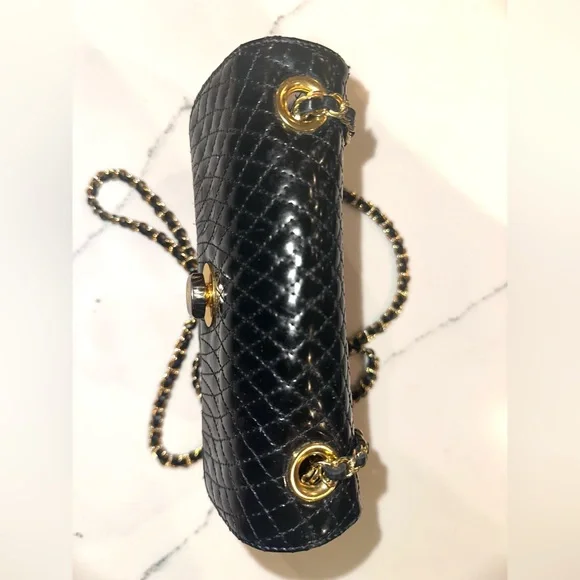 Vintage Bally Quilted Black Patent Mini Crossbody
• Gold Chain • Made in Italy - Picture 8 of 10